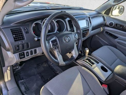 Used 2014 Toyota Tacoma PreRunner image 9