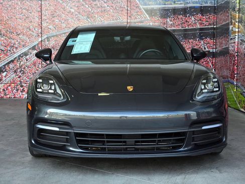 Used 2020 Porsche Panamera RWD image 3