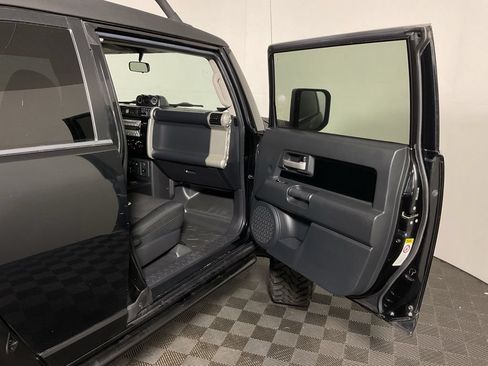 Used 2007 Toyota FJ Cruiser 4WD image 29