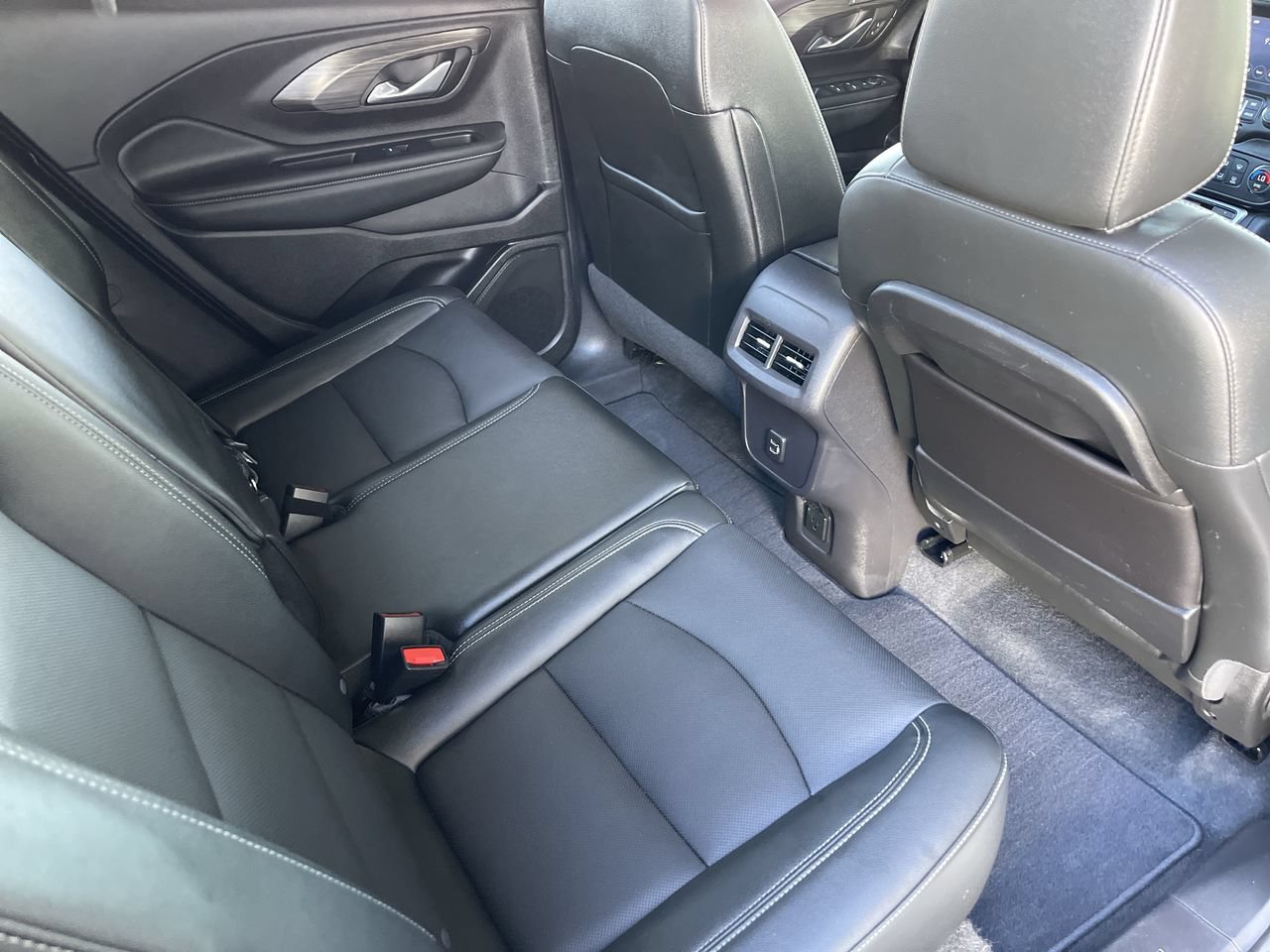 Used 2024 GMC Terrain SLT AWD/4WD image 25