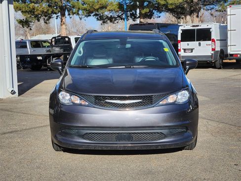 Used 2021 Chrysler Voyager Lxi image 5