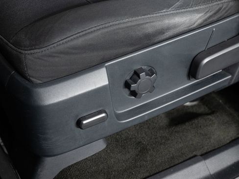 Used 2016 Ford Expedition EL XLT image 16