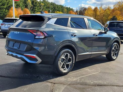 Used 2024 Kia Sportage LX image 5