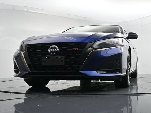 Used 2023 Nissan Altima 2.5 SR FWD image 59