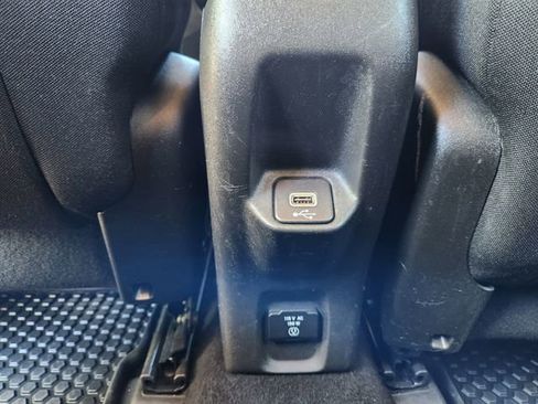 Used 2021 Jeep Renegade Latitude w/ Convenience Group AWD/4WD image 22