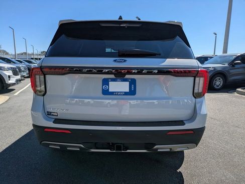New 2026 Ford Explorer Active w/ Active Comfort Package RWD image 5