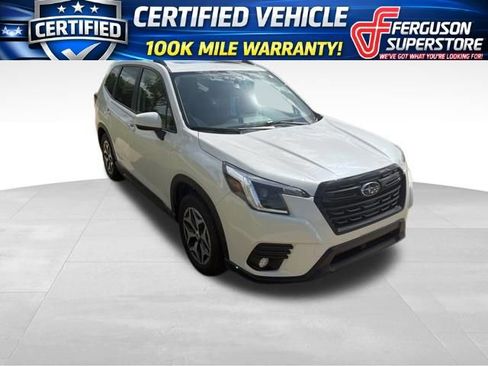 Used 2023 Subaru Forester Premium image 1