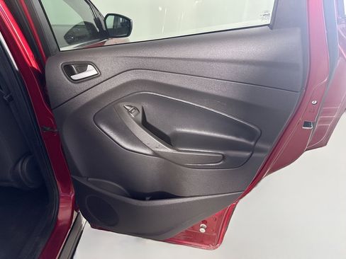 Used 2019 Ford Escape SE image 28