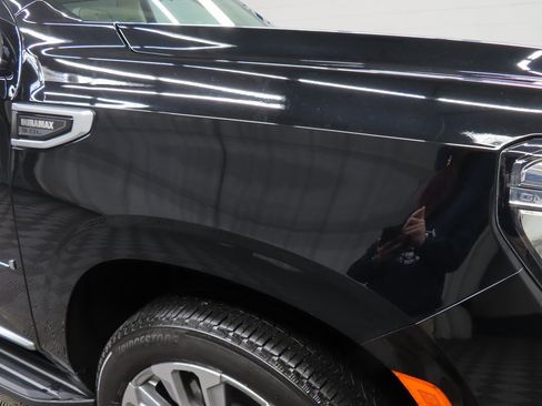 Used 2024 GMC Yukon XL Denali image 33