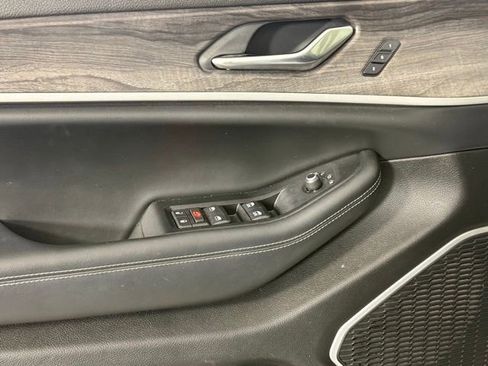 Used 2022 Jeep Grand Cherokee L Limited image 12