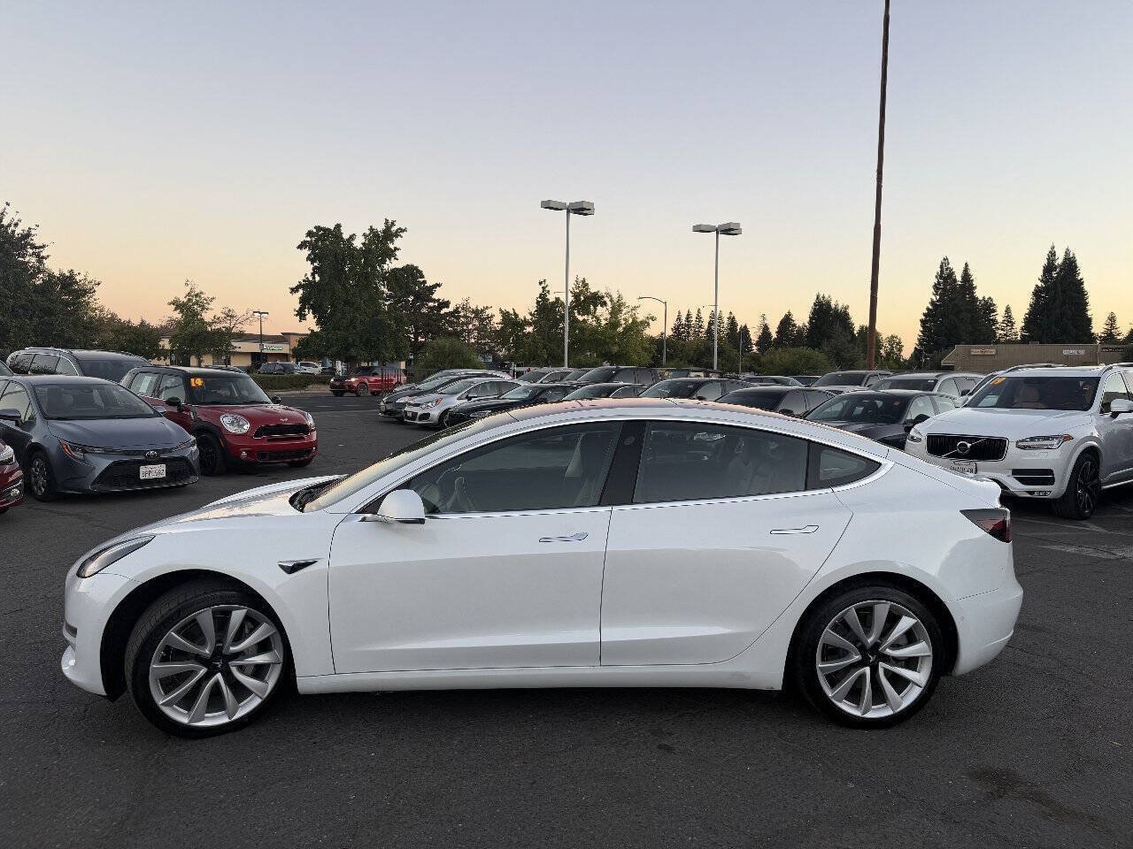 Used 2018 Tesla Model 3 Long Range RWD image 5