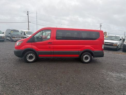 Used 2017 Ford Transit 150 XL image 5