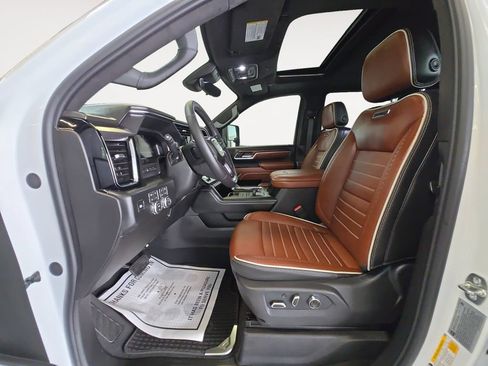 Certified 2026 GMC Sierra 3500 Denali Ultimate AWD/4WD image 11