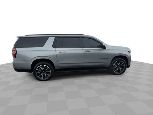 Used 2023 Chevrolet Suburban RST w/ Luxury Package AWD/4WD image 9