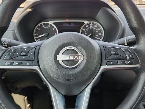 Used 2025 Nissan Sentra SV FWD image 11
