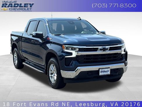 Used 2022 Chevrolet Silverado 1500 LT w/ Z71 Off-Road Package AWD/4WD image 8