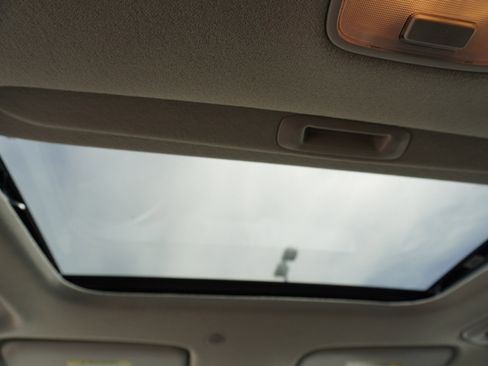 Used 2023 Hyundai Venue SEL FWD image 12