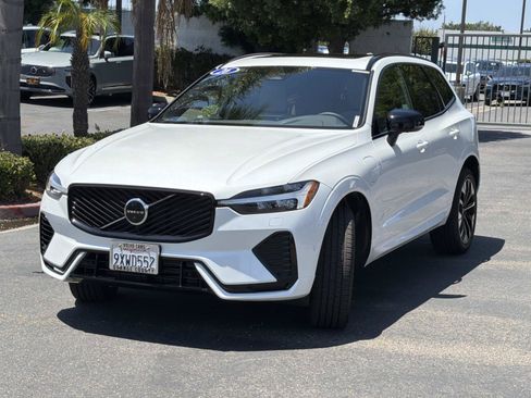 Used 2026 Volvo XC60 T8 Plus w/ Climate Package AWD/4WD image 3