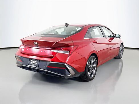 Used 2024 Hyundai Elantra Limited FWD image 13