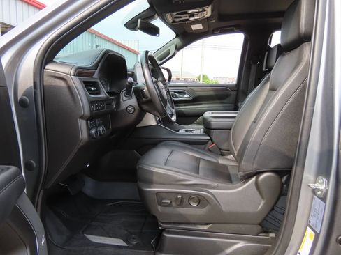 Used 2021 Chevrolet Tahoe Z71 w/ Luxury Package AWD/4WD image 23