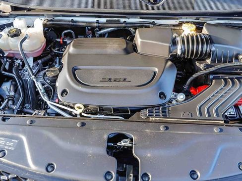 Used 2023 Chrysler Pacifica Touring-L FWD image 32