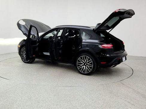 Used 2022 Porsche Macan image 12