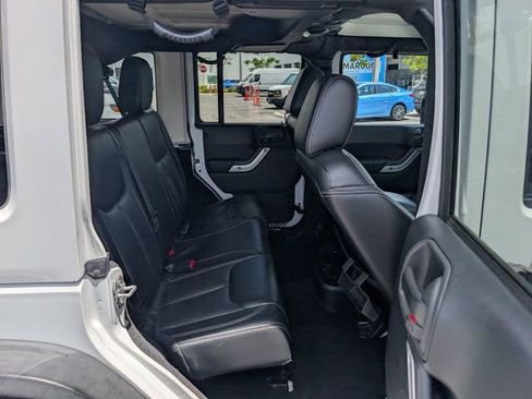 Used 2017 Jeep Wrangler Unlimited Rubicon w/ Dual Top Group AWD/4WD image 15