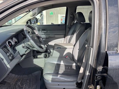 Used 2005 Dodge Durango Limited w/ Trailer Tow Group image 17