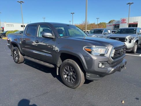 Certified 2022 Toyota Tacoma SR5 image 8