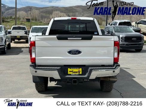 Used 2019 Ford F350 Lariat w/ Lariat Value Package AWD/4WD image 4
