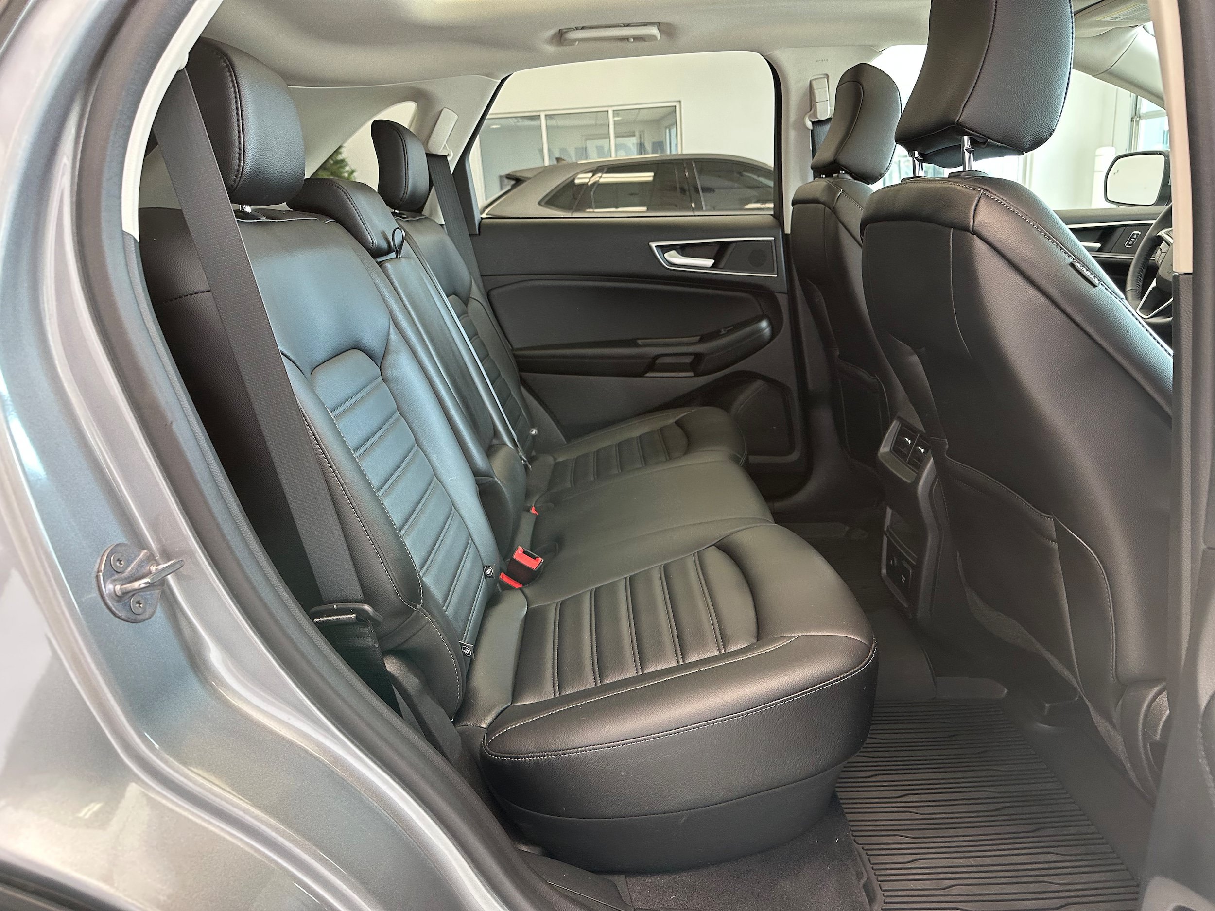 Used 2024 Ford Edge SEL w/ Convenience Package AWD/4WD image 13
