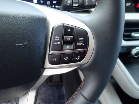 New 2026 Ford Explorer Active AWD/4WD image 16