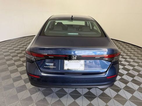 Used 2025 Honda Accord SE image 5