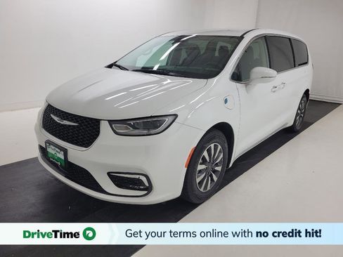 Used 2022 Chrysler Pacifica Touring-L FWD image 1