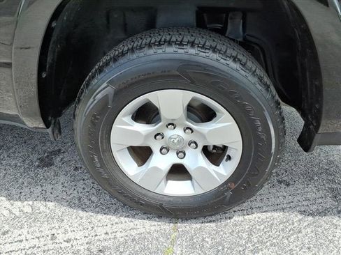 Used 2025 RAM 1500 Big Horn AWD/4WD image 4
