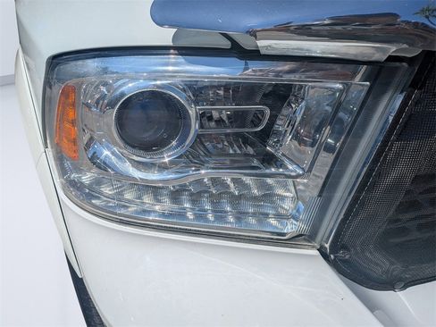 Used 2016 RAM 1500 Laramie w/ Convenience Group image 9