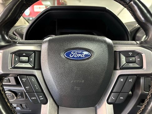 Used 2019 Ford Expedition Platinum image 34