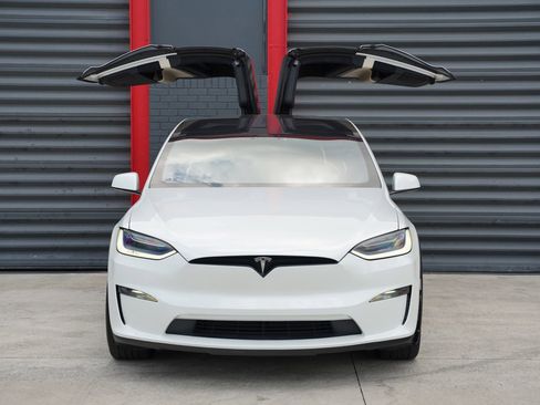 Used 2023 Tesla Model X AWD/4WD image 2