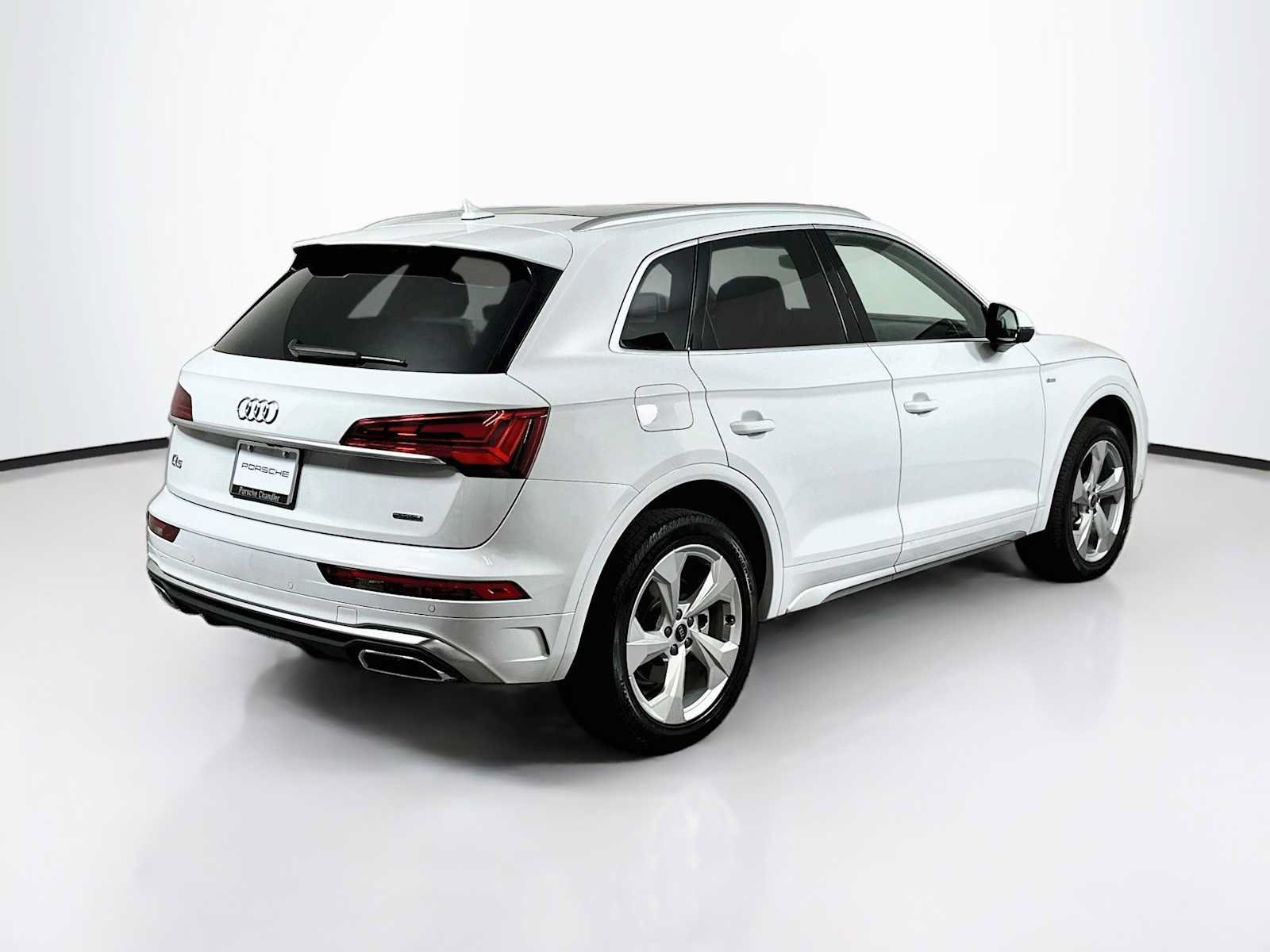 Used 2023 Audi Q5 2.0T Premium Plus w/ Premium Plus Package AWD/4WD image 9