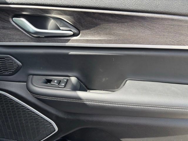 Certified 2022 Jeep Grand Cherokee L Limited w/ Black Appearance Package AWD/4WD image 22