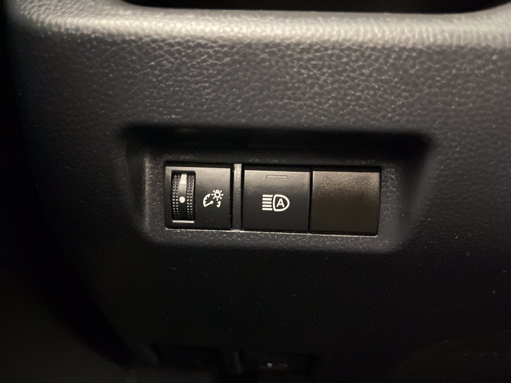 Certified 2023 Toyota RAV4 XLE FWD image 28