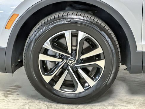 Used 2022 Volkswagen Tiguan S image 24