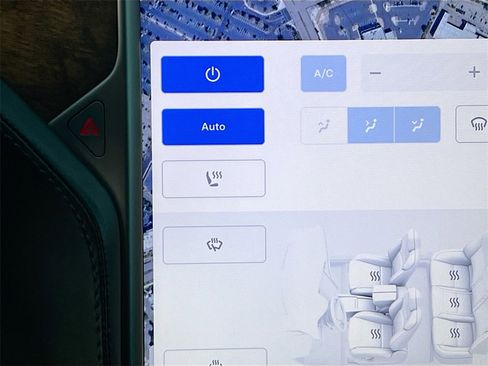 Used 2020 Tesla Model S Long Range Plus image 19