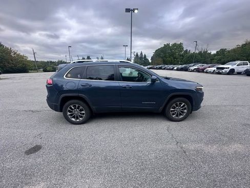 Used 2019 Jeep Cherokee Latitude Plus w/ Trailer Tow Group AWD/4WD image 2