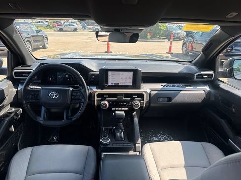 Used 2025 Toyota Tacoma SR5 AWD/4WD image 11