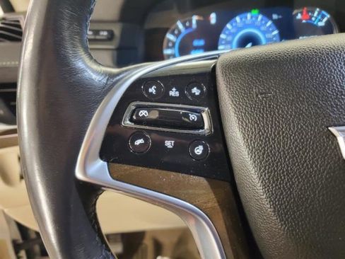 Used 2020 Cadillac Escalade Luxury AWD/4WD image 24