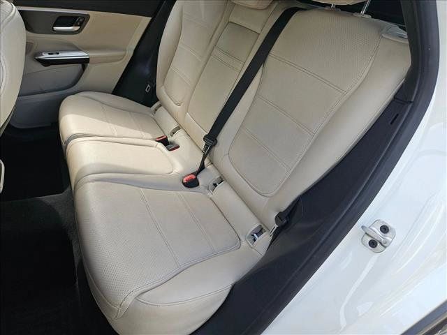 Used 2023 Mercedes-Benz GLC 300 image 15