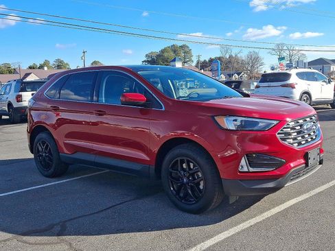 Used 2022 Ford Edge SEL w/ Convenience Package image 3