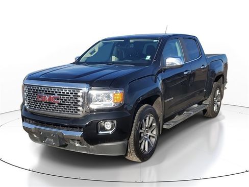 Used 2020 GMC Canyon Denali image 2