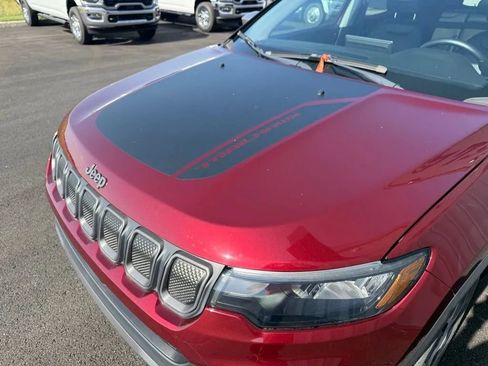 Used 2022 Jeep Compass Trailhawk w/ Sun and Sound Group AWD/4WD image 12